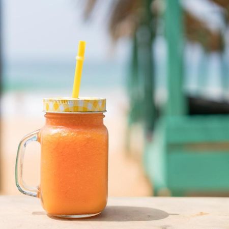 At Ease Beach Hotel Хикадува Екстериор снимка