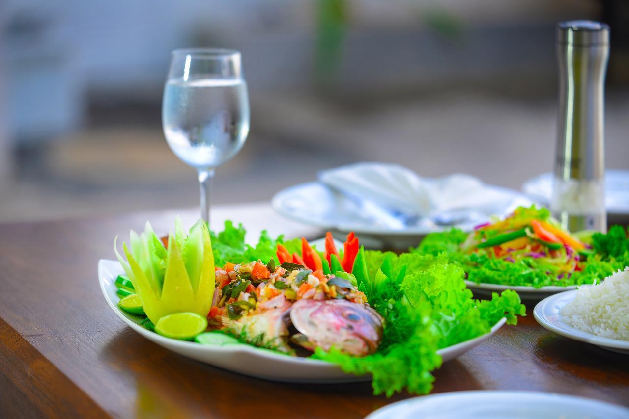At Ease Beach Hotel Хикадува Екстериор снимка