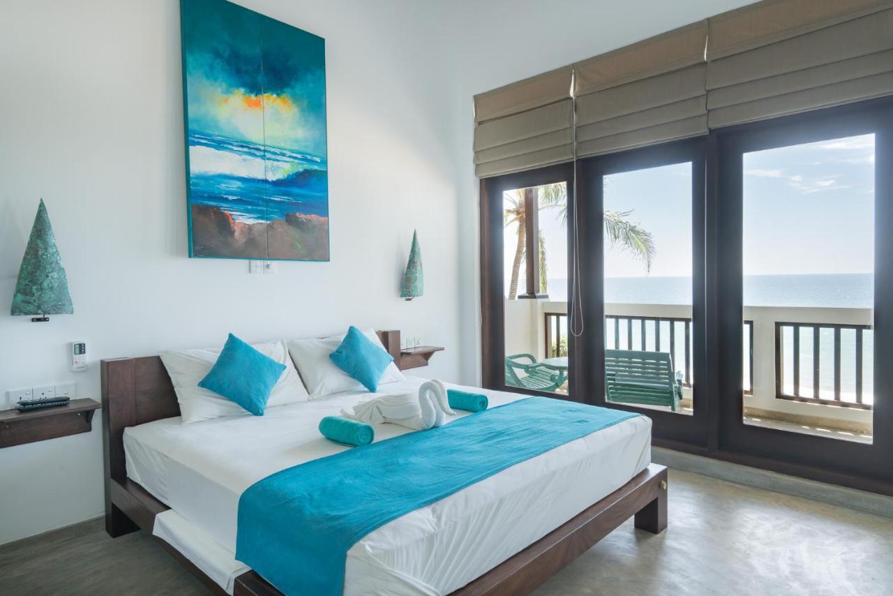 At Ease Beach Hotel Хикадува Екстериор снимка
