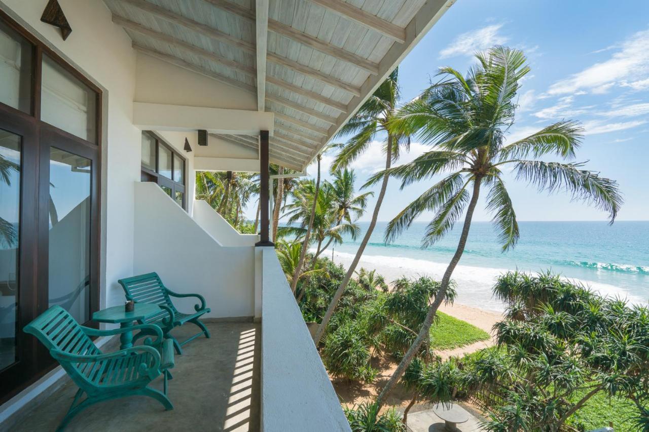 At Ease Beach Hotel Хикадува Екстериор снимка