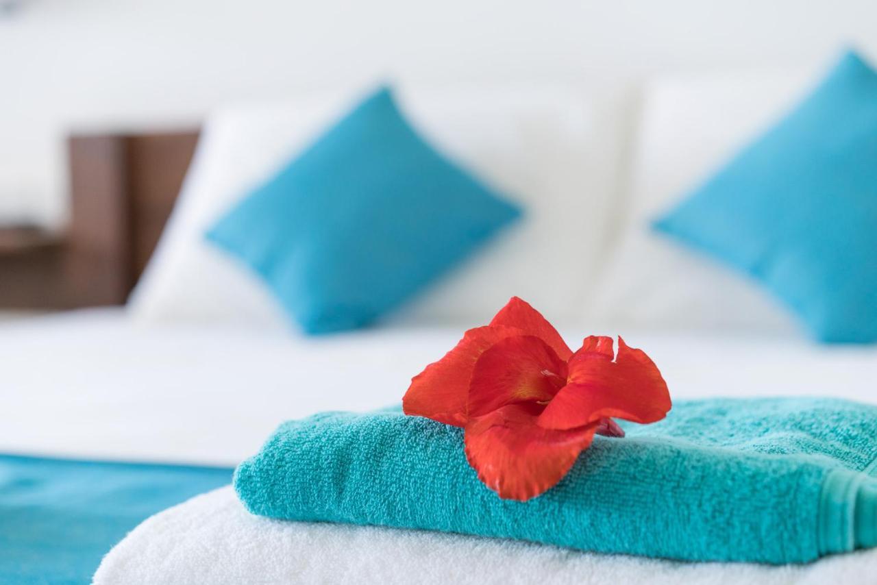 At Ease Beach Hotel Хикадува Екстериор снимка