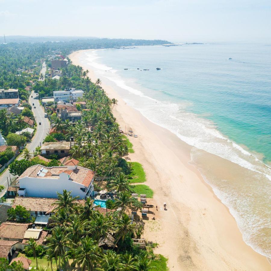 At Ease Beach Hotel Хикадува Екстериор снимка